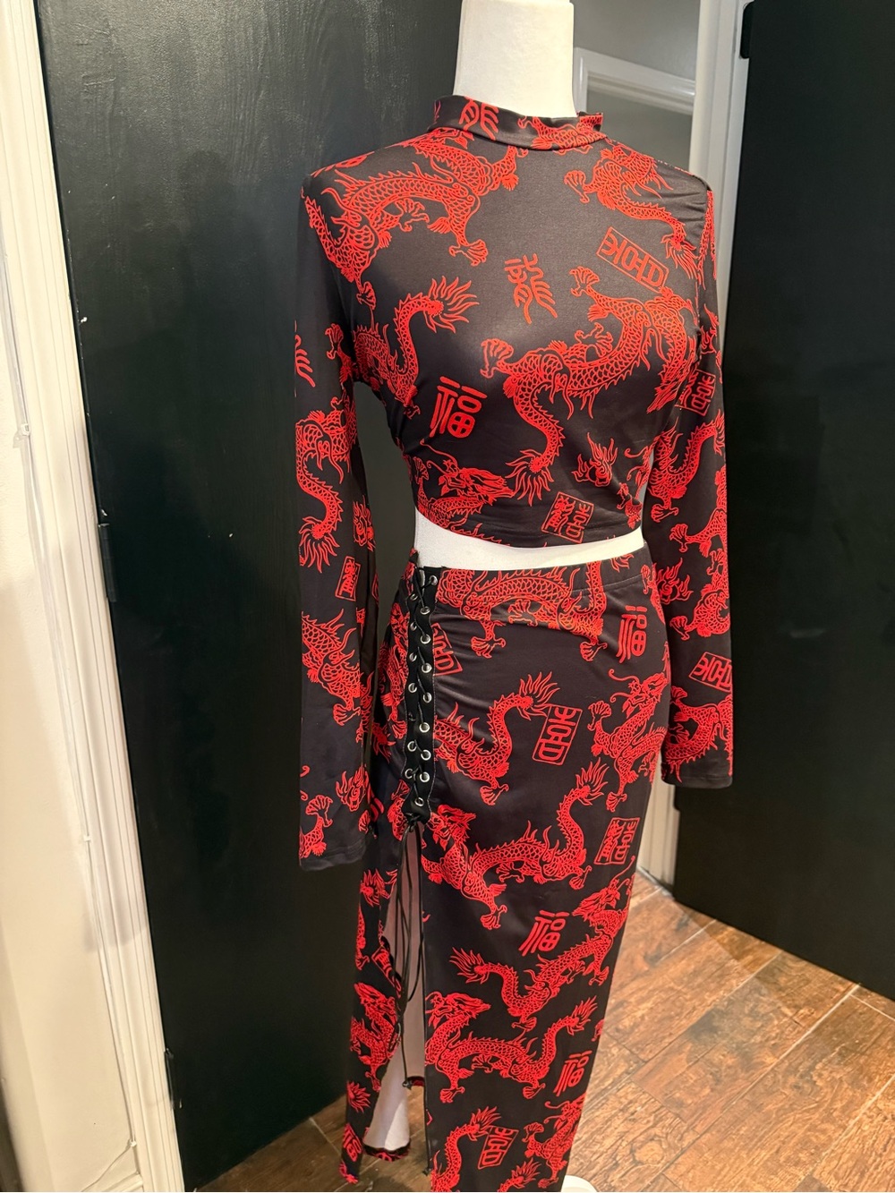 Red Dragon Print Wrap Midi Skirt - Black & Red